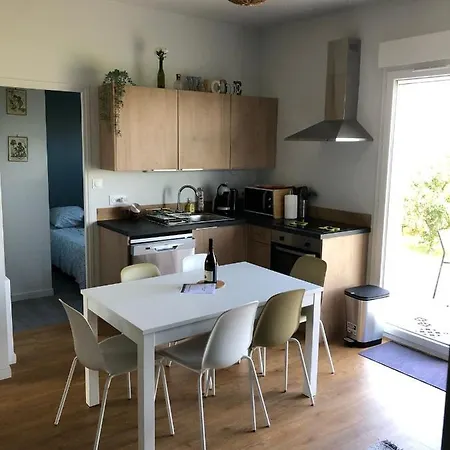 Petit De Javernieres Rez De Jardin Apartment